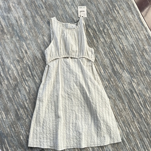 Zara girls bundle of clothes size 13-14 Dress, crop top, dress pants, sweatpants - Picture 5 of 9